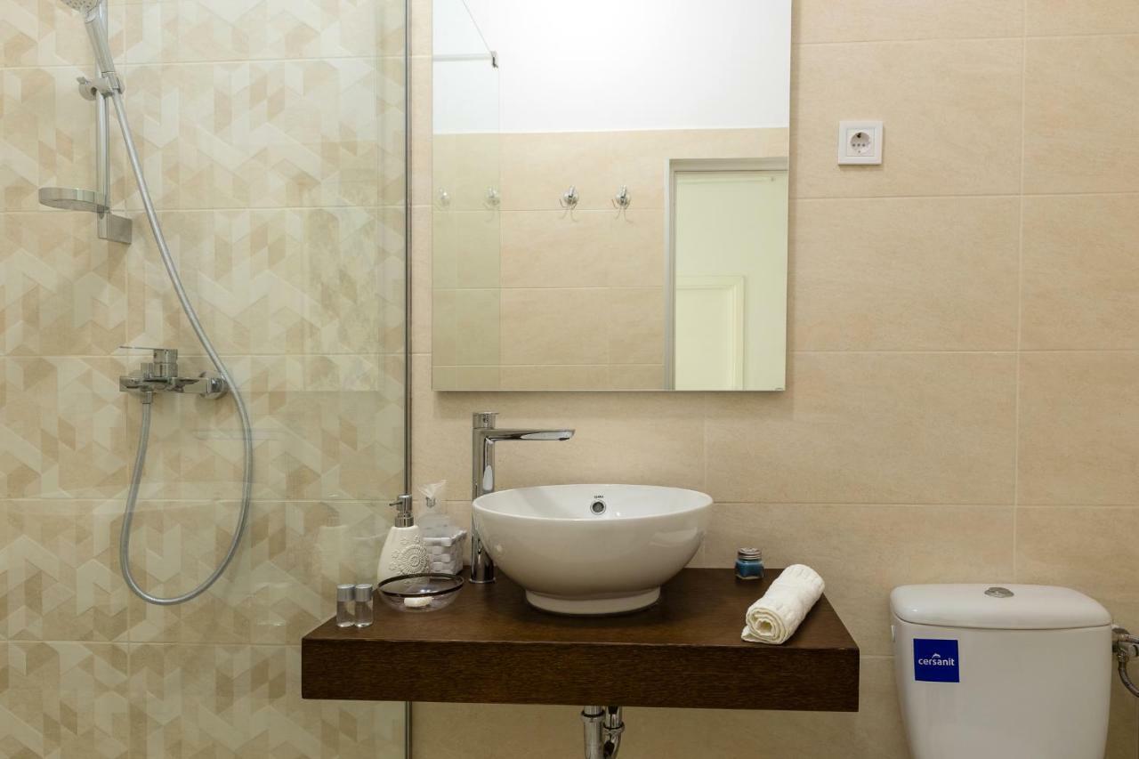Lovelystay Oldtown Studio Brasov Luaran gambar